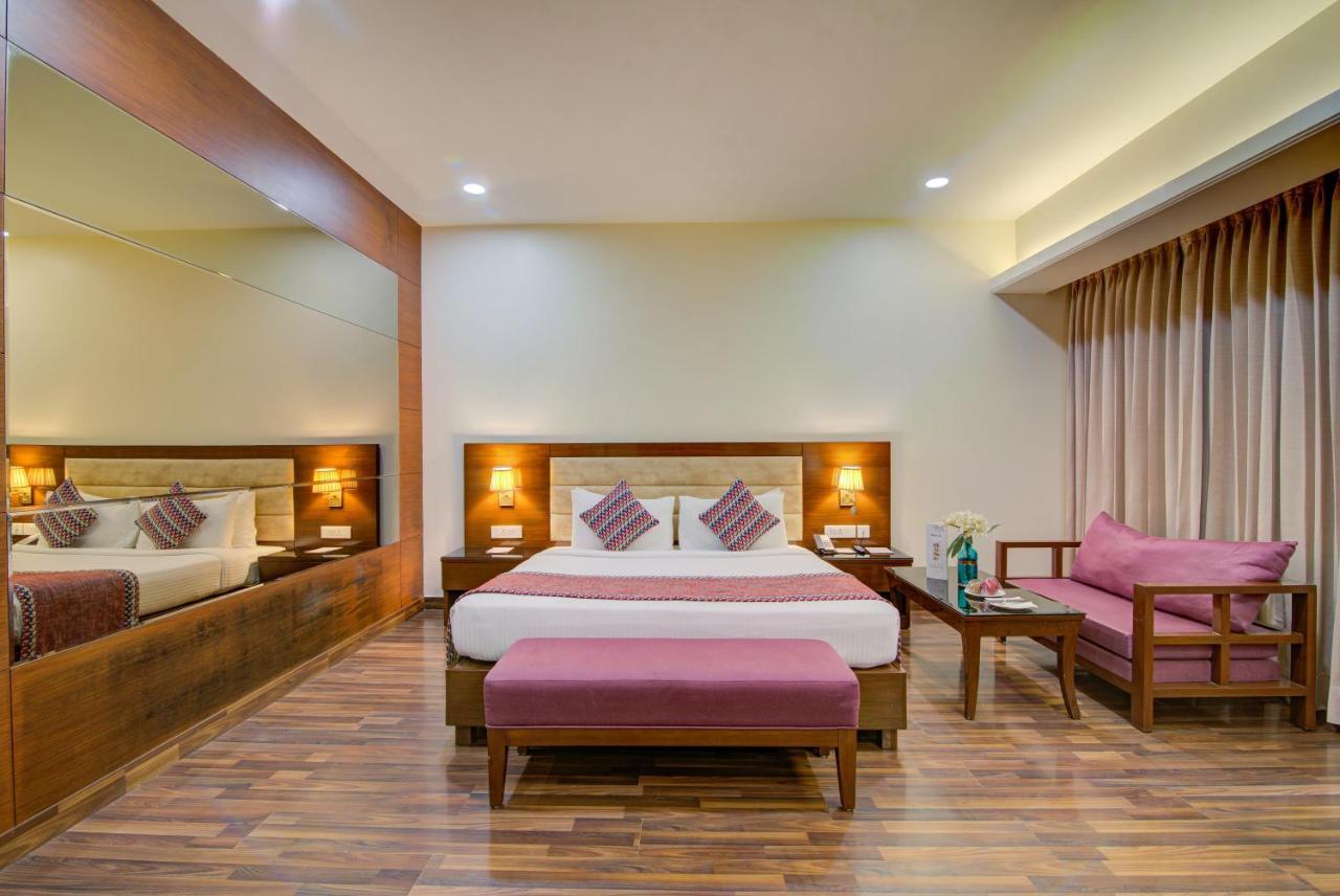 Hotel Home In By Amrik Sukhdev Sonipat Exterior foto
