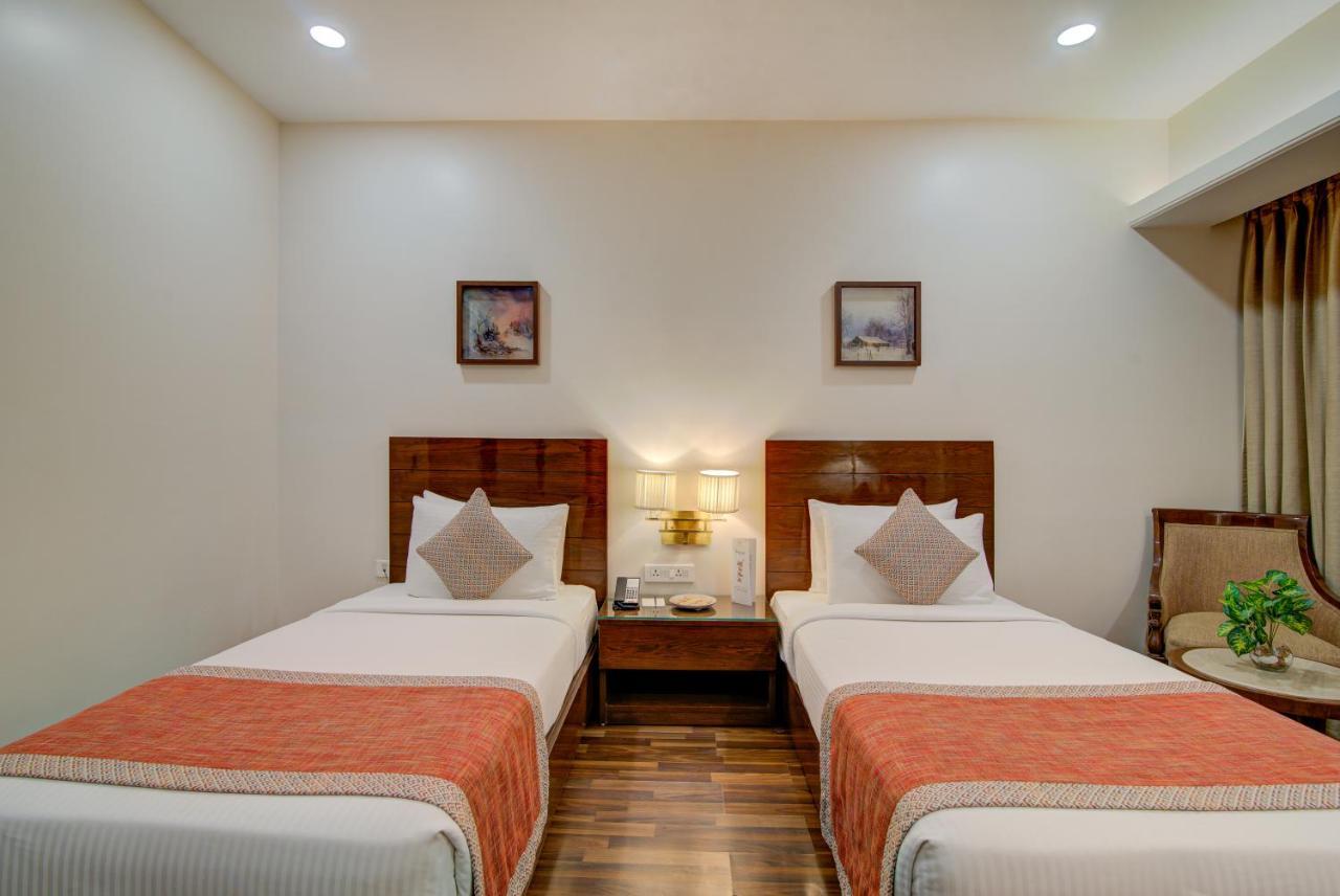Hotel Home In By Amrik Sukhdev Sonipat Exterior foto